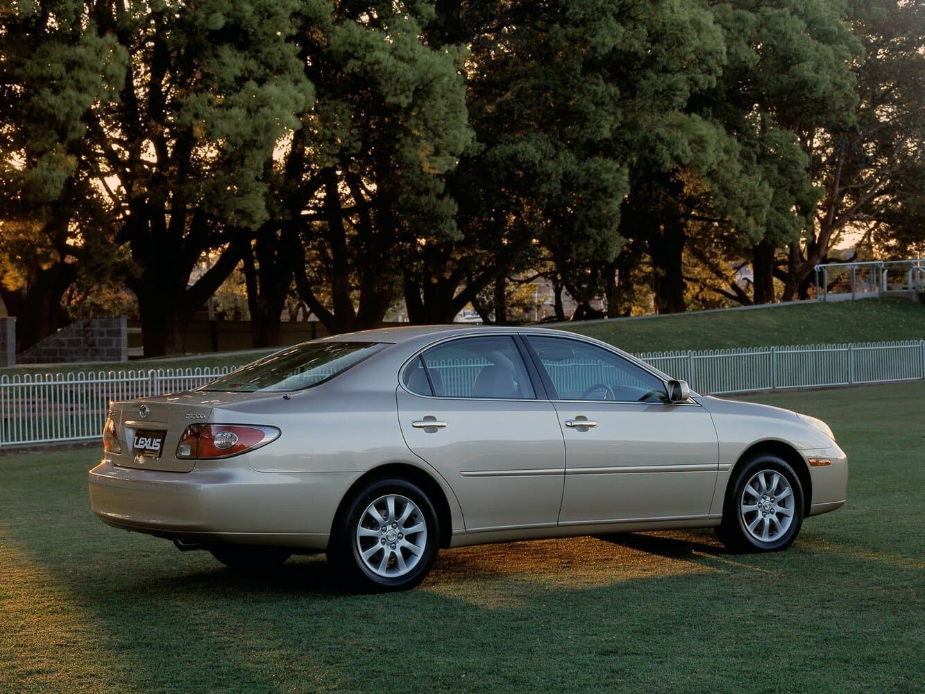 Lexus ES IV Седан, фото 4
