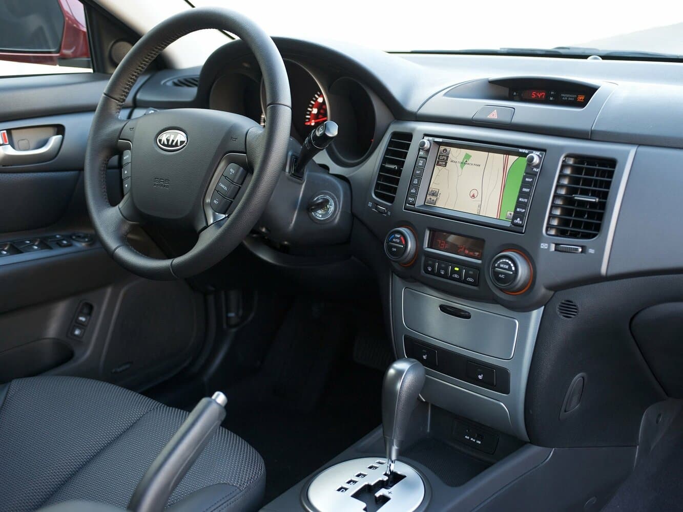 Kia Optima II Рестайлинг Седан, фото 3