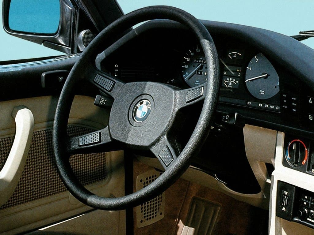 BMW 5 series II (E28) Седан, фото 3