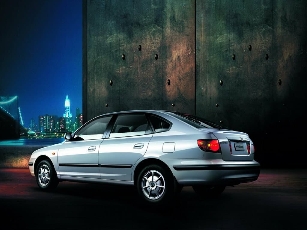 Hyundai Avante III Лифтбек, фото 2