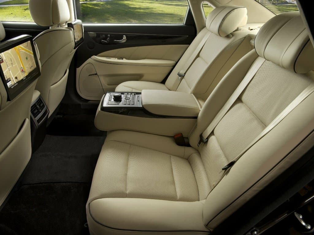 Hyundai Equus II Рестайлинг Седан, фото 11