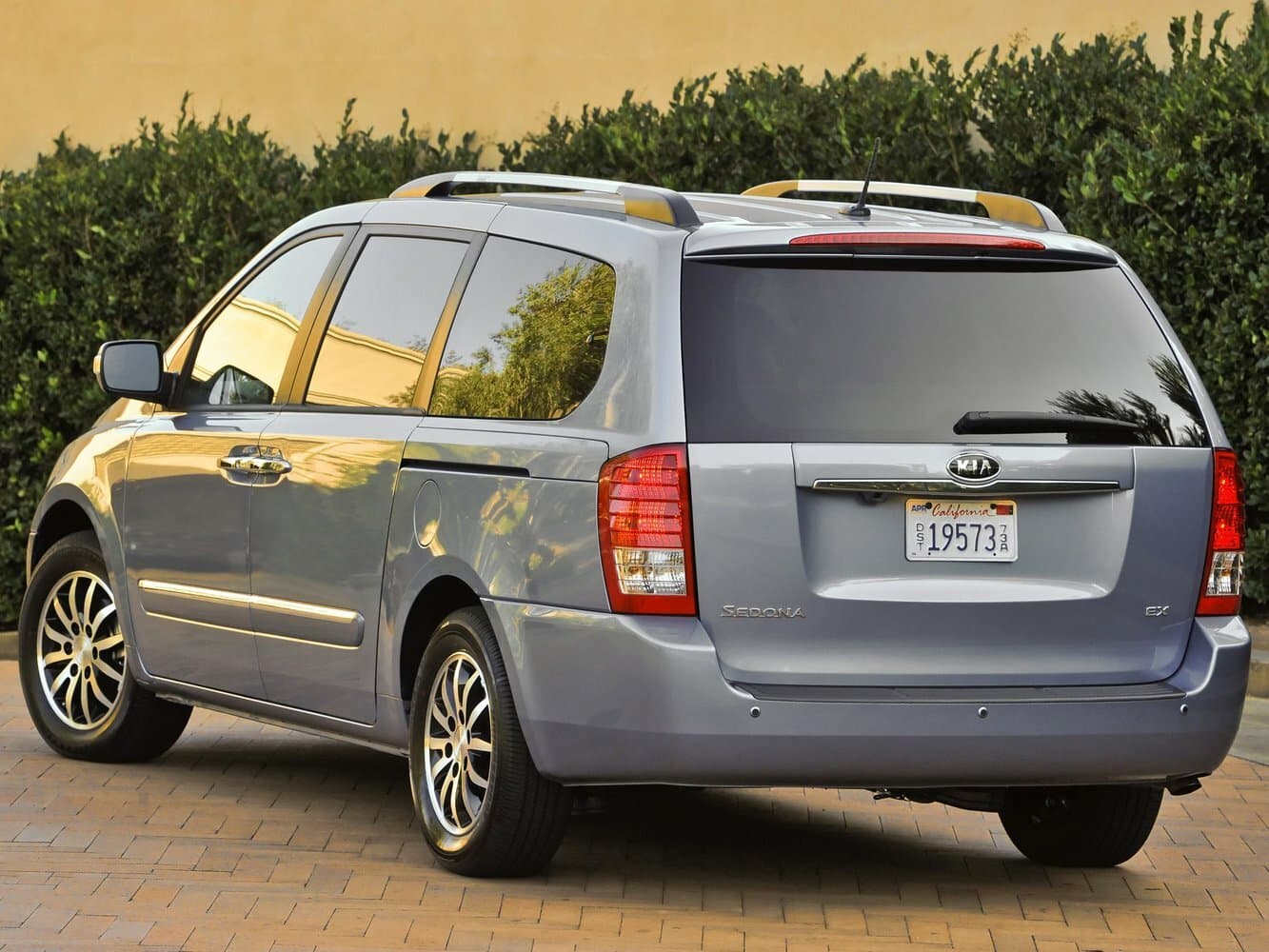 Kia Sedona II Рестайлинг Минивэн LWB, фото 3