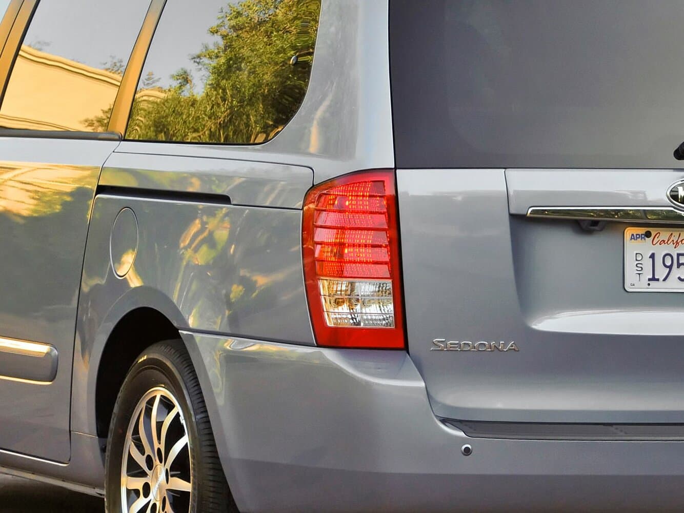 Kia Sedona II Рестайлинг Минивэн LWB, фото 10