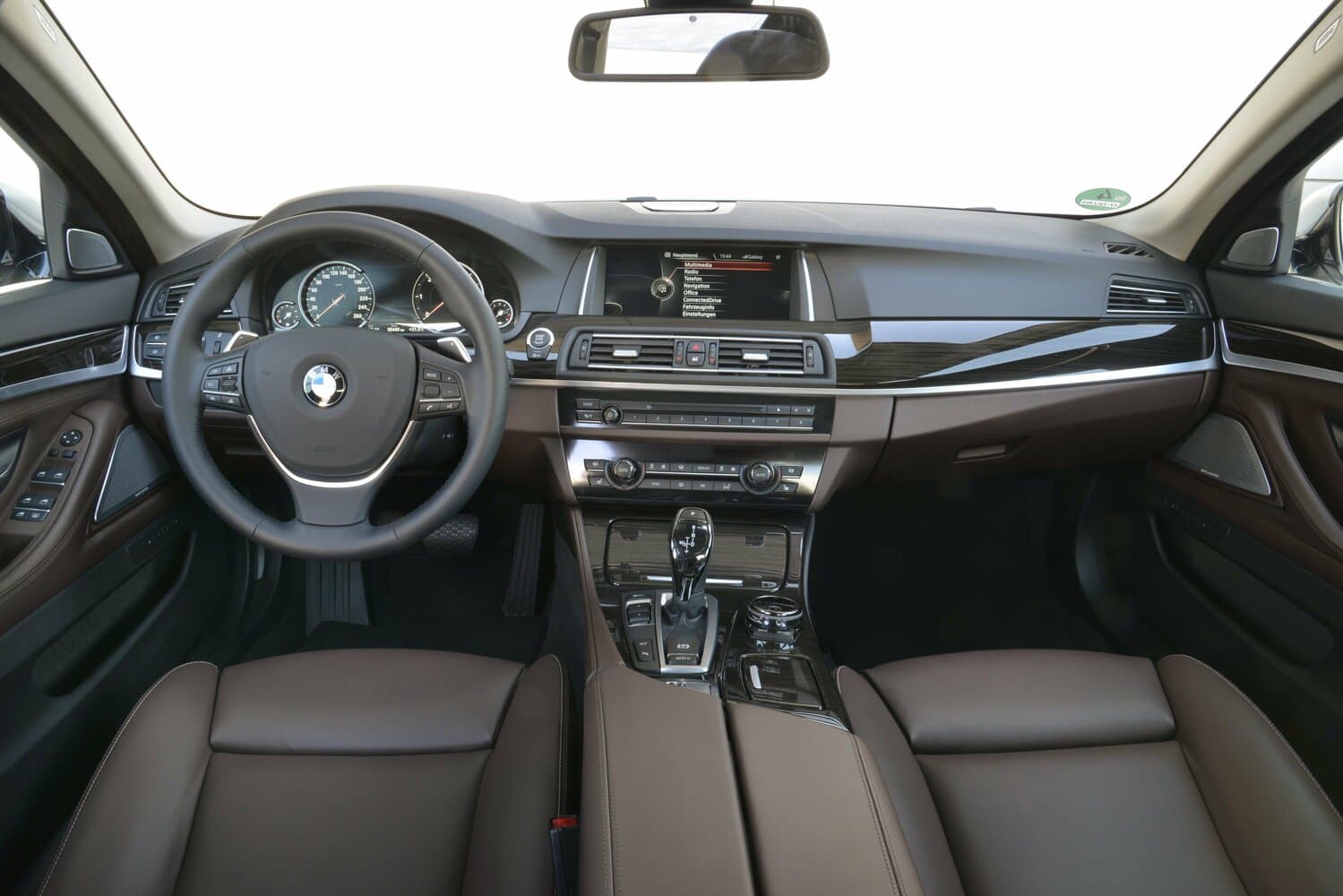 BMW 5 series VI (F10/F11/F07) Рестайлинг Седан, фото 6