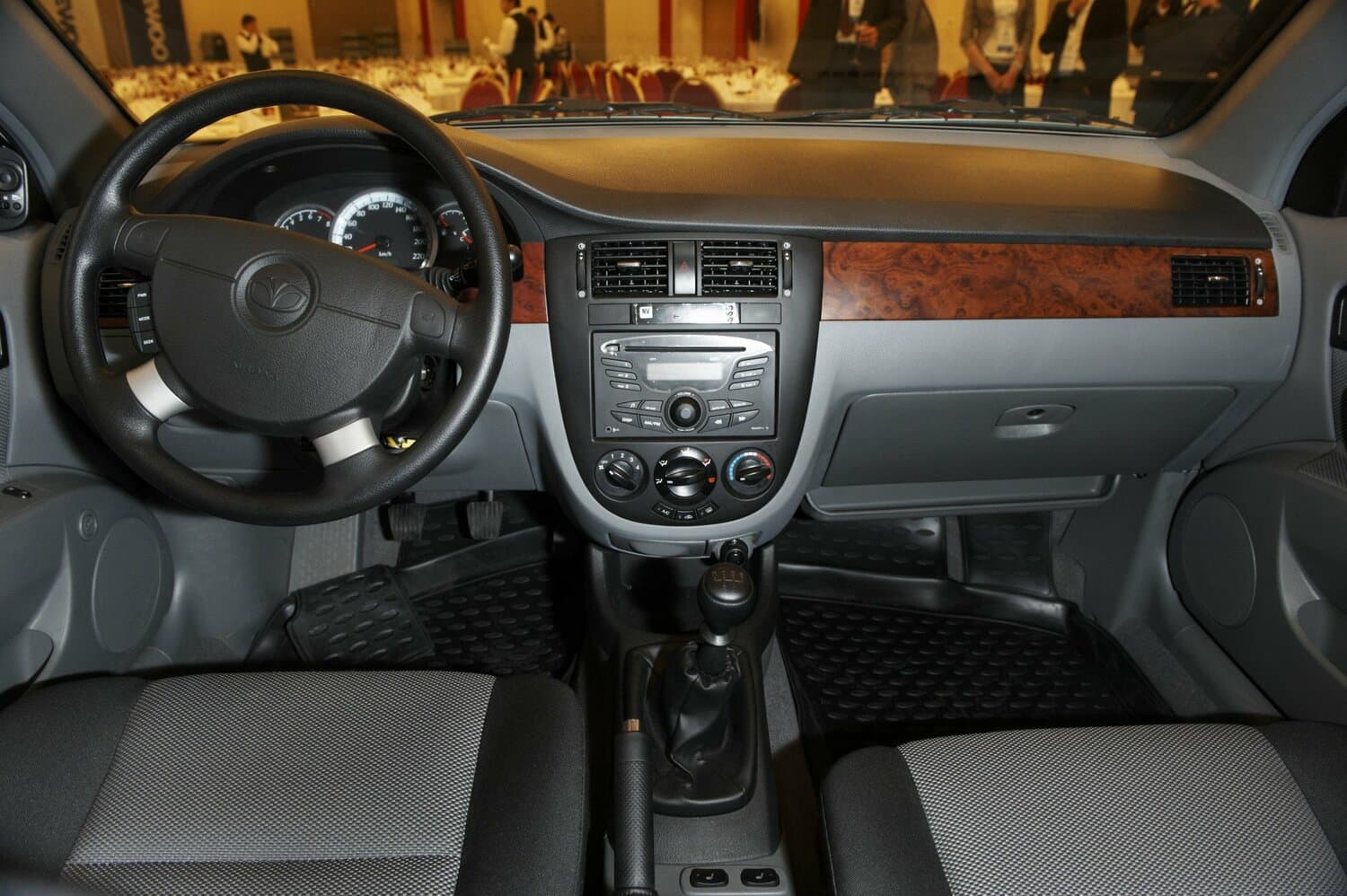 Daewoo Gentra II Седан, фото 5