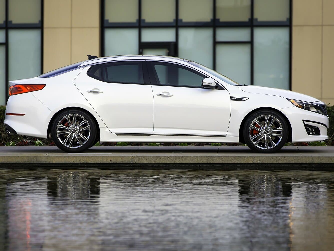Kia Optima III Рестайлинг Седан, фото 2