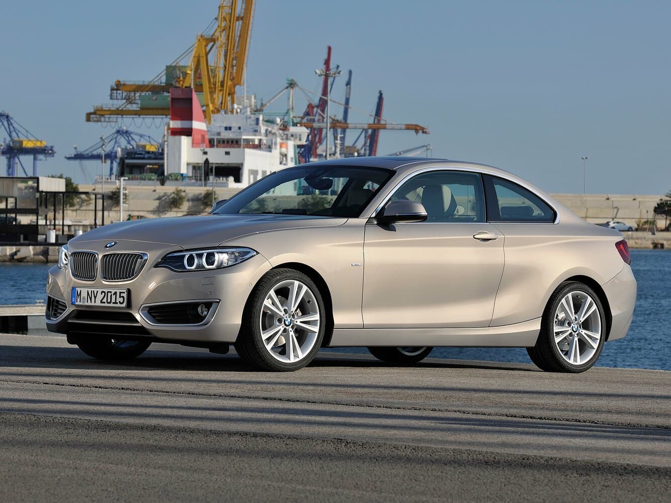 BMW 2 series F22