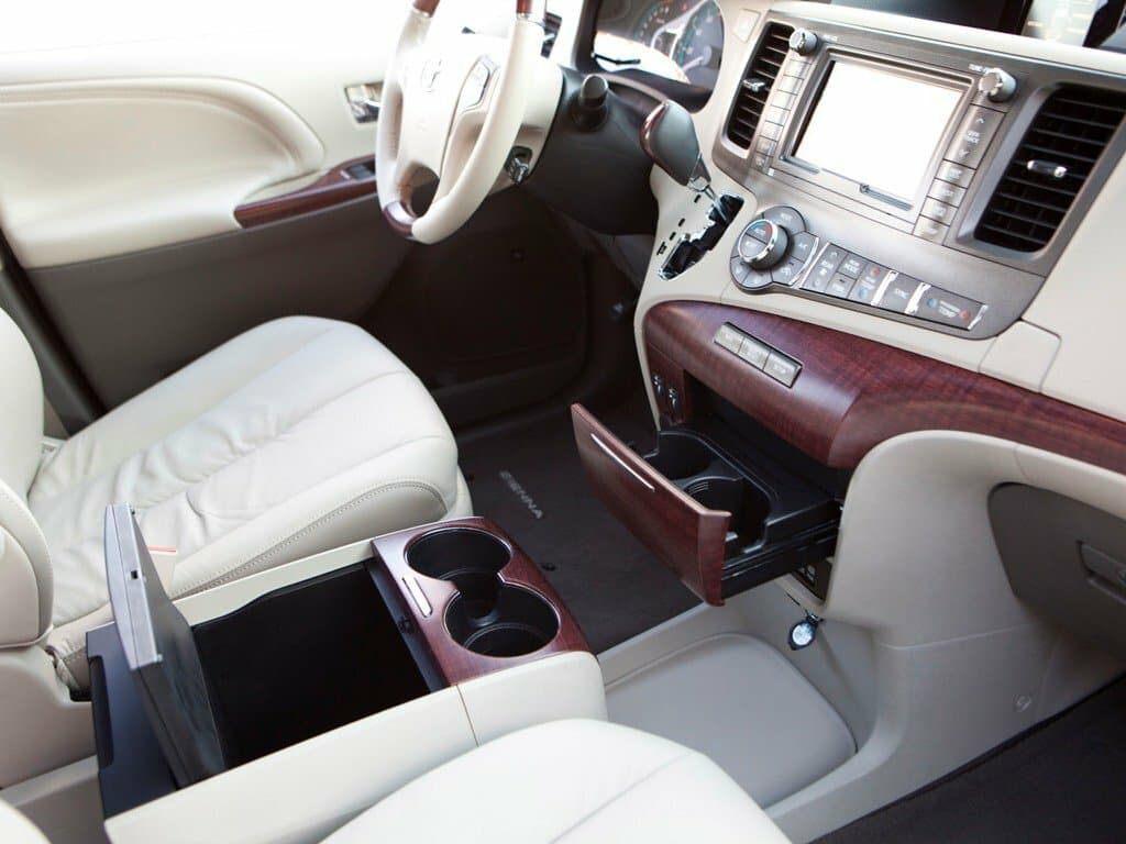 Toyota Sienna III Минивэн, фото 6