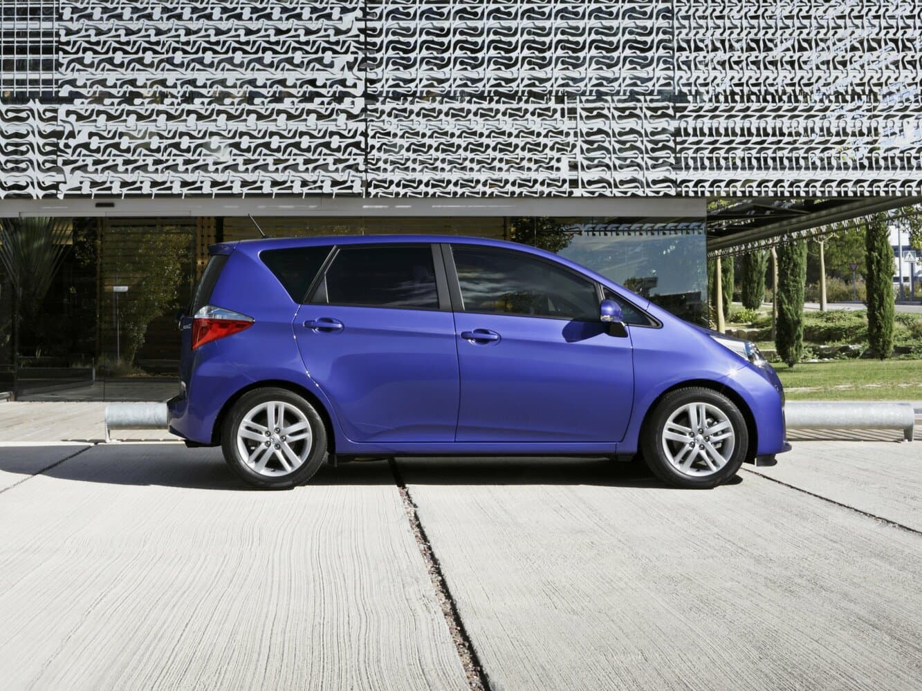 Toyota Verso-S  Хэтчбек 5 дв., фото 2