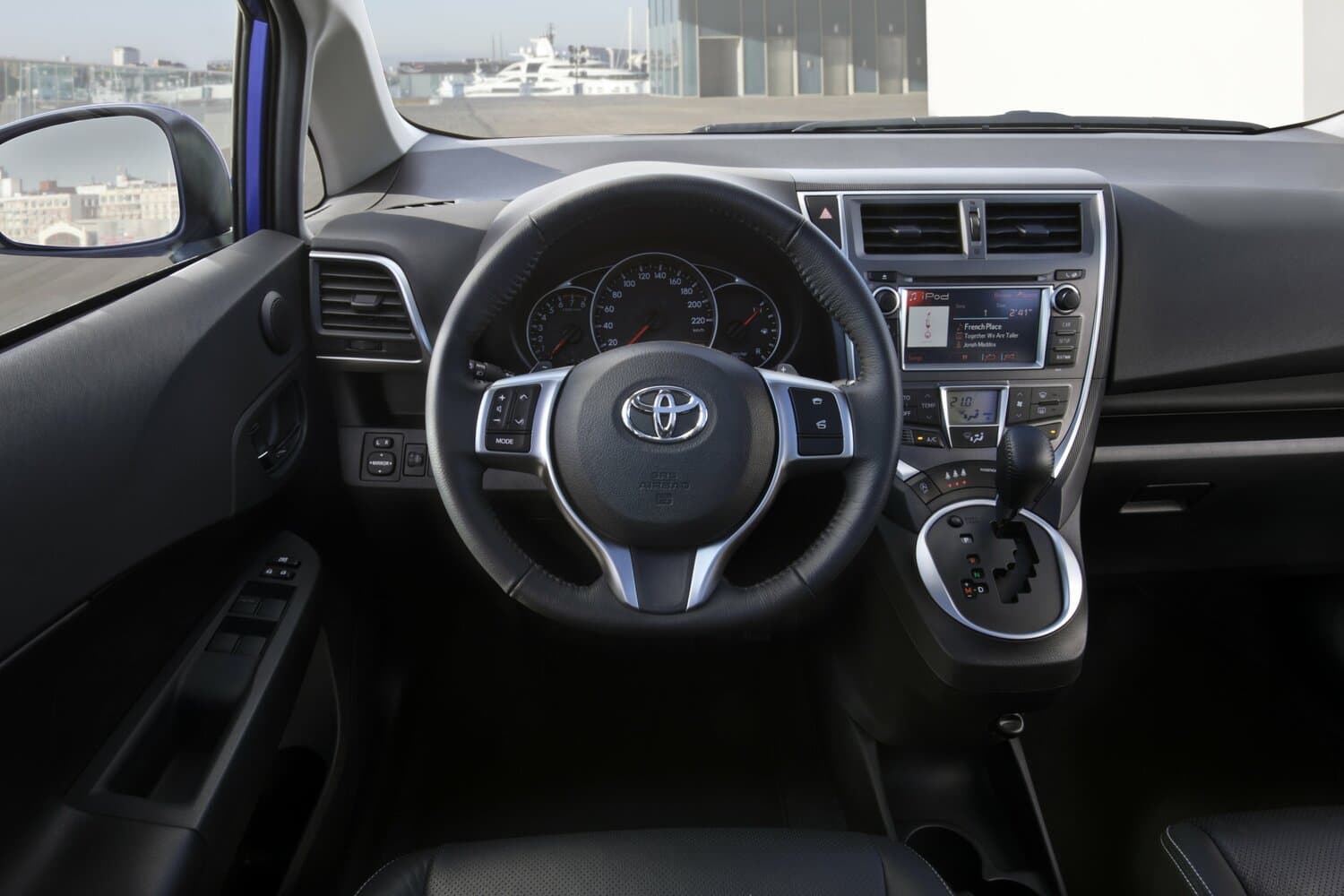 Toyota Verso-S  Хэтчбек 5 дв., фото 8