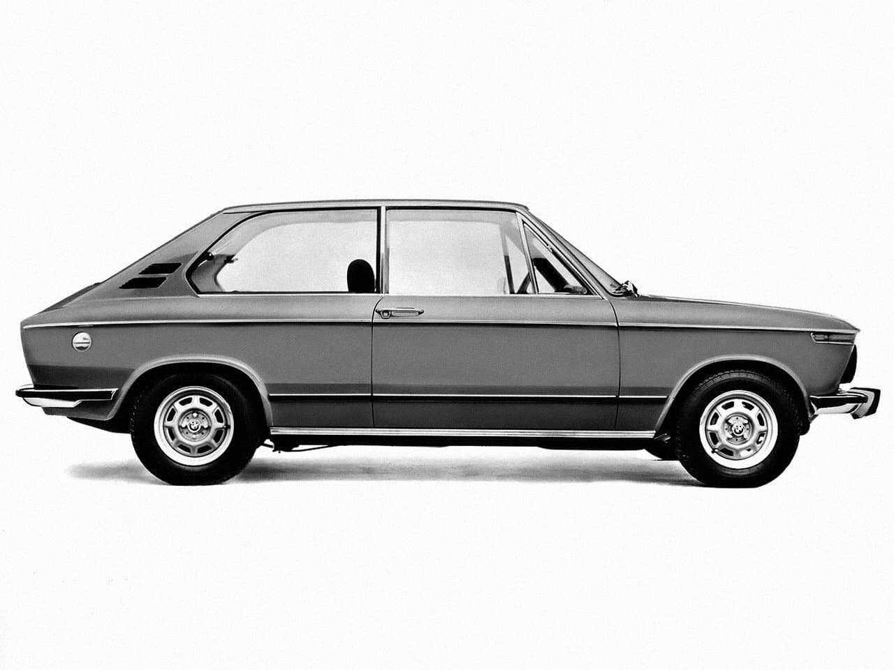 BMW 02 (E10) I Хэтчбек 3 дв., фото 2