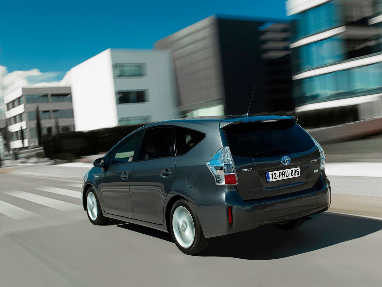 Toyota Prius v (+) I (ZVW40/41) Универсал 5 дв., фото 4