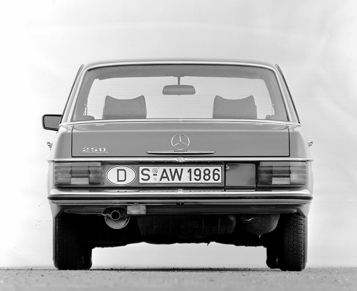 Mercedes-Benz W114 Седан, фото 4
