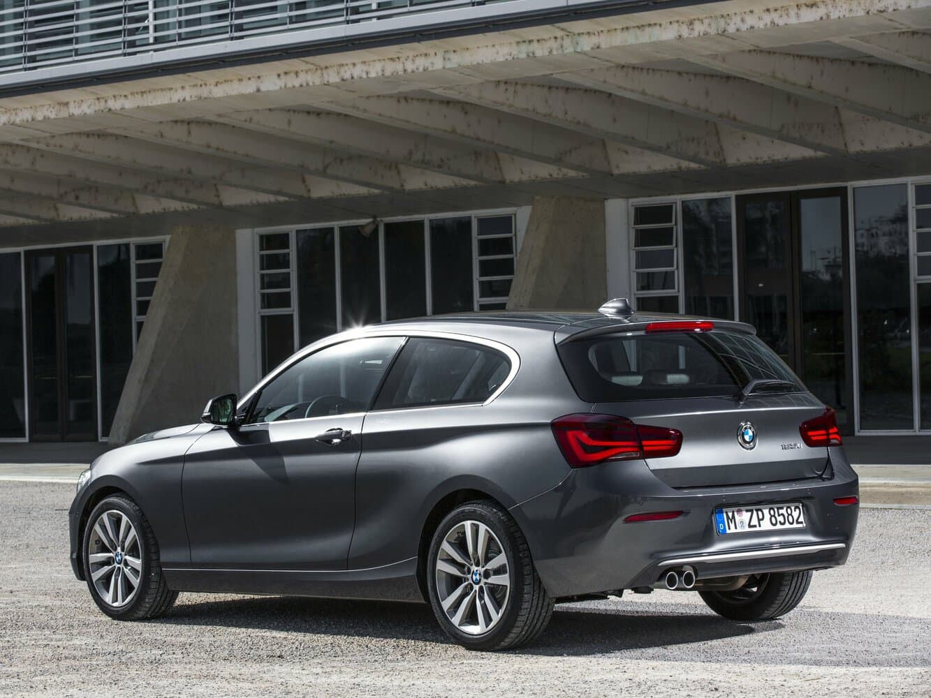 BMW 1 series II (F20/F21) Рестайлинг Хэтчбек 3 дв., фото 5