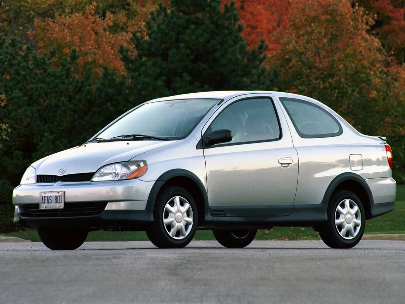 Toyota Echo  Купе