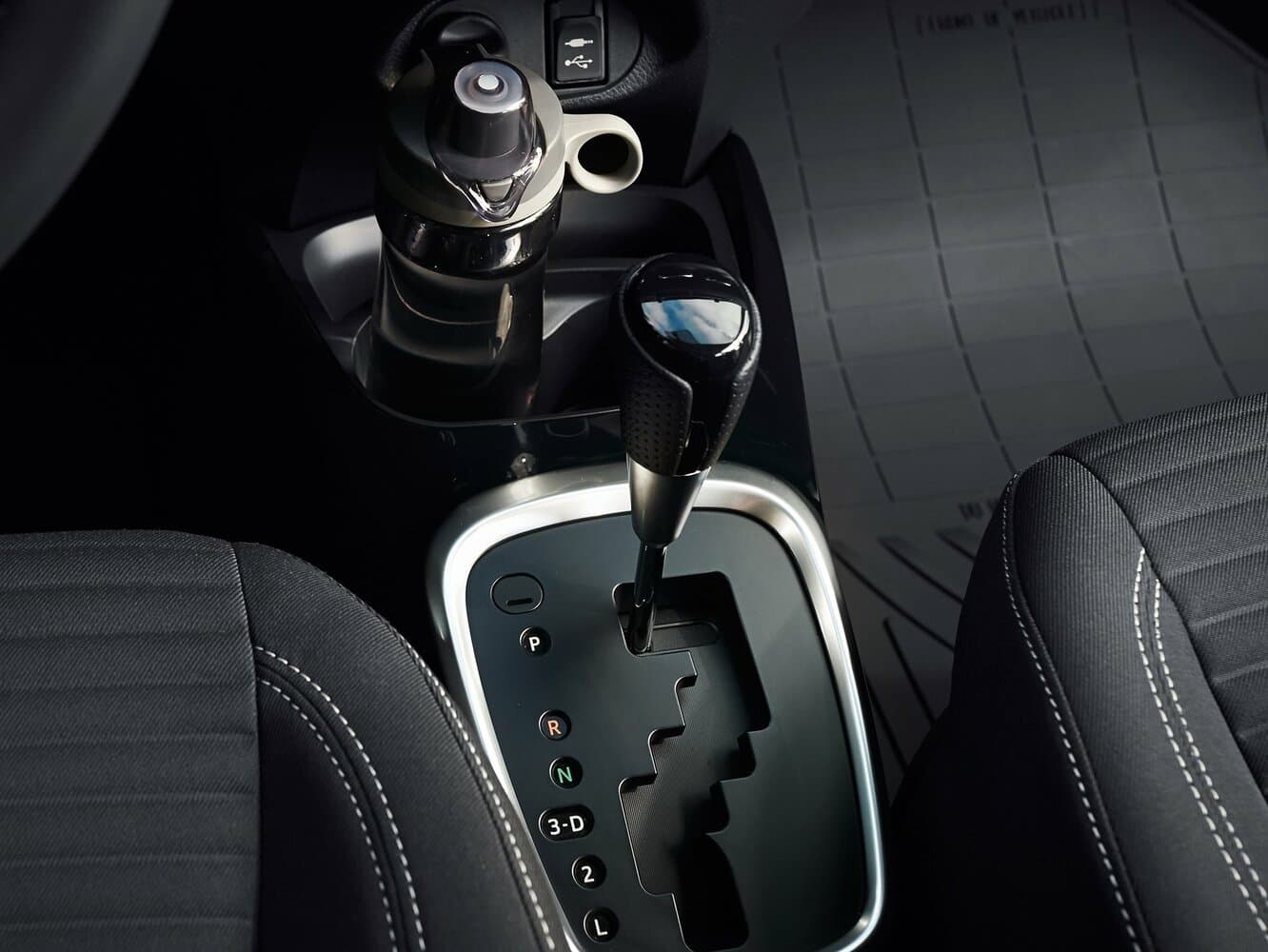 Toyota Yaris III Рестайлинг Хэтчбек 3 дв., фото 9