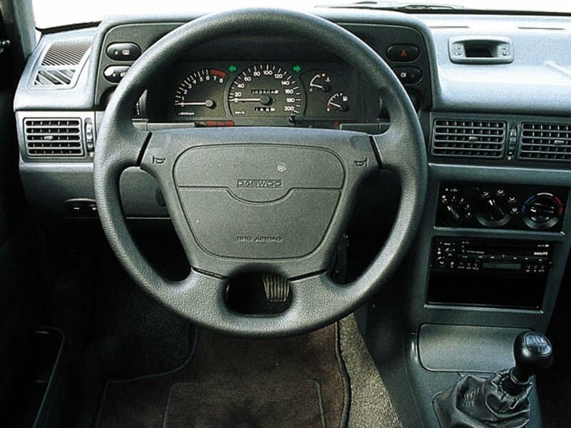 Daewoo Nexia I Хэтчбек 3 дв., фото 4