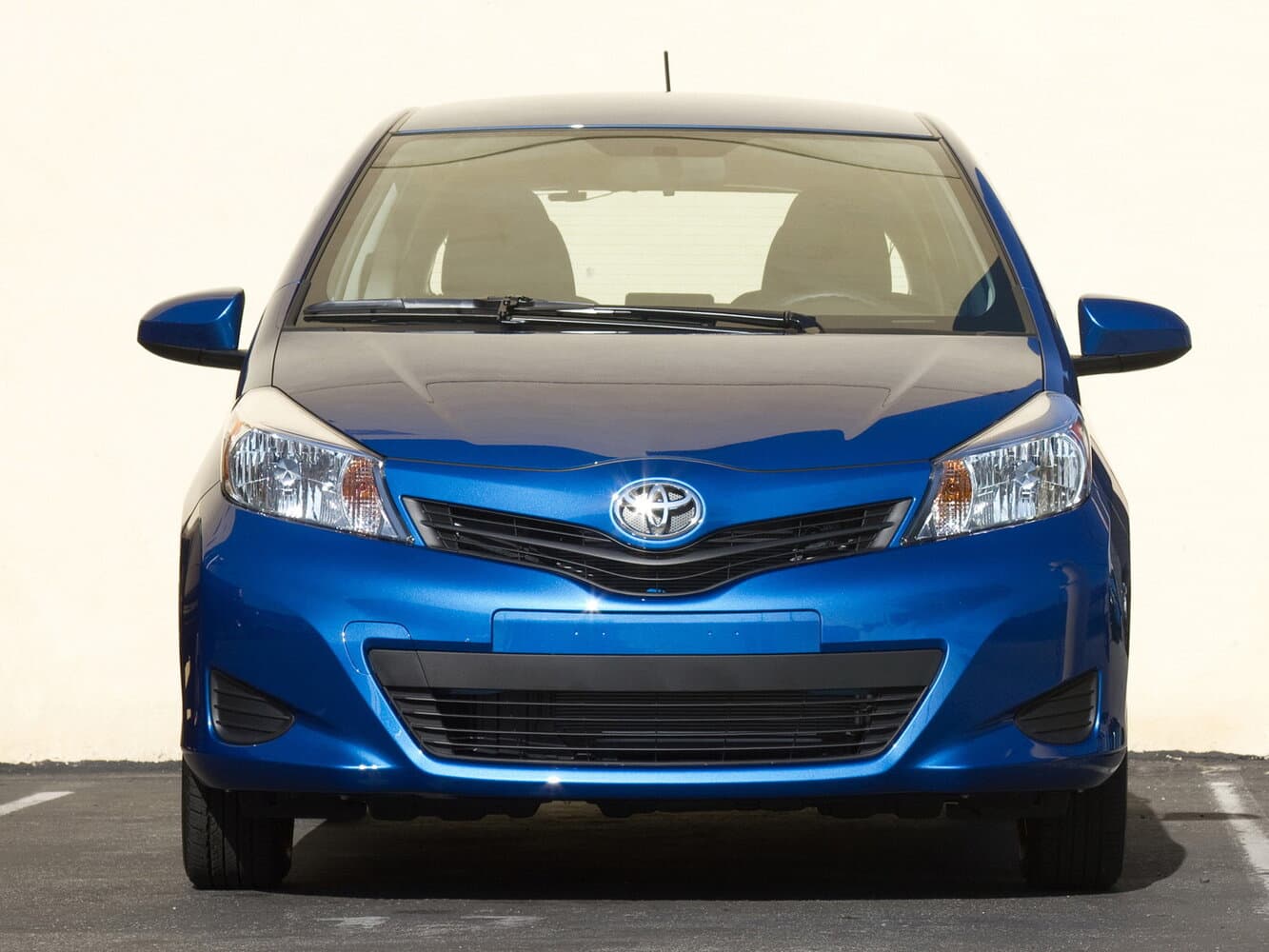 Toyota Yaris III Хэтчбек 3 дв., фото 3