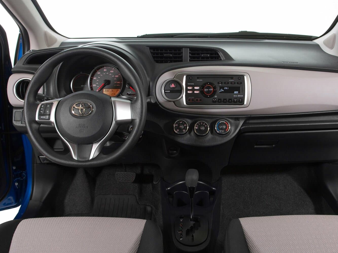 Toyota Yaris III Хэтчбек 3 дв., фото 6