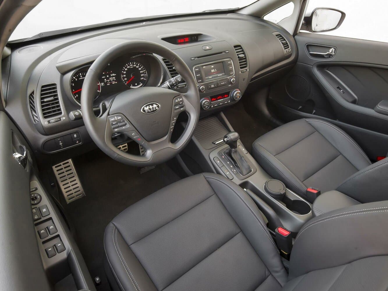 Kia Cerato III Хэтчбек 5 дв., фото 5