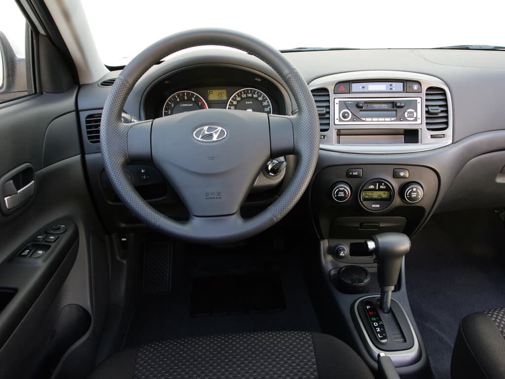 Hyundai Verna II Хэтчбек 3 дв., фото 2