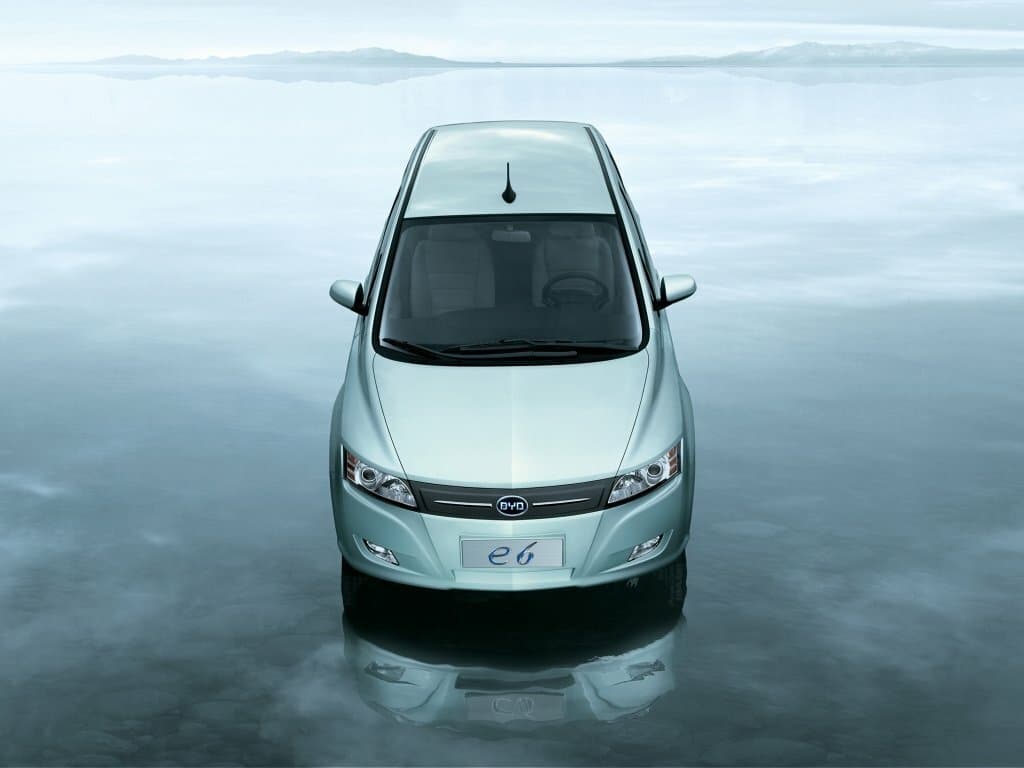 BYD E6  Хэтчбек 5 дв., фото 2