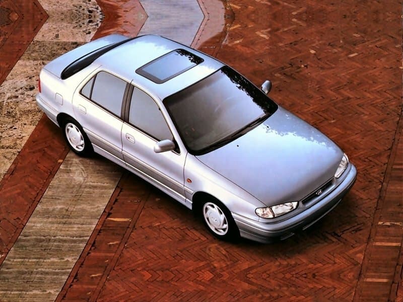 Hyundai Elantra I (J1) Седан, фото 3