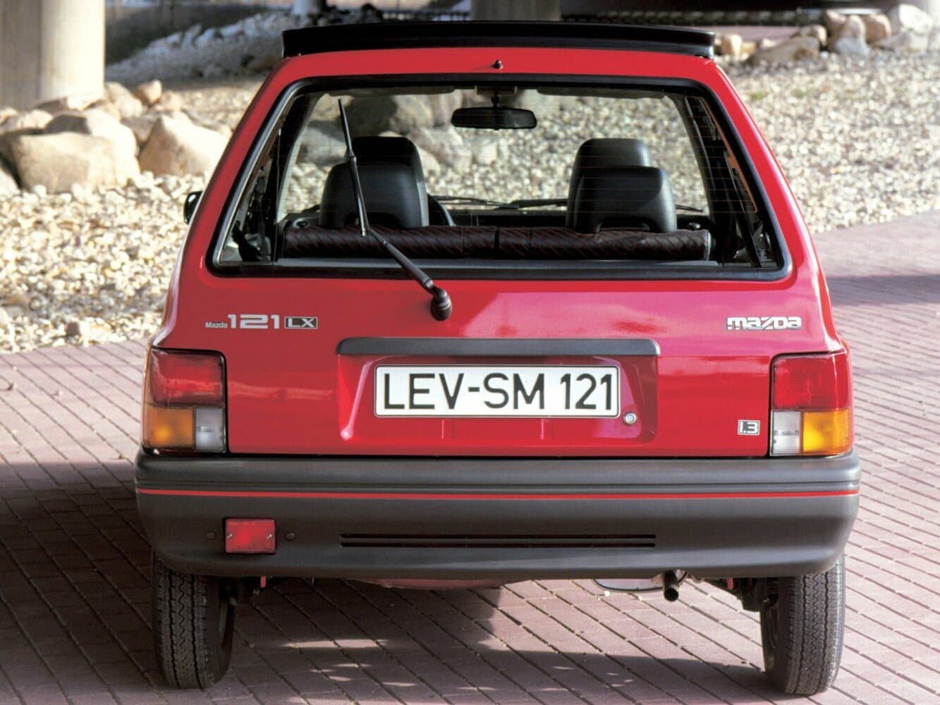 Mazda 121