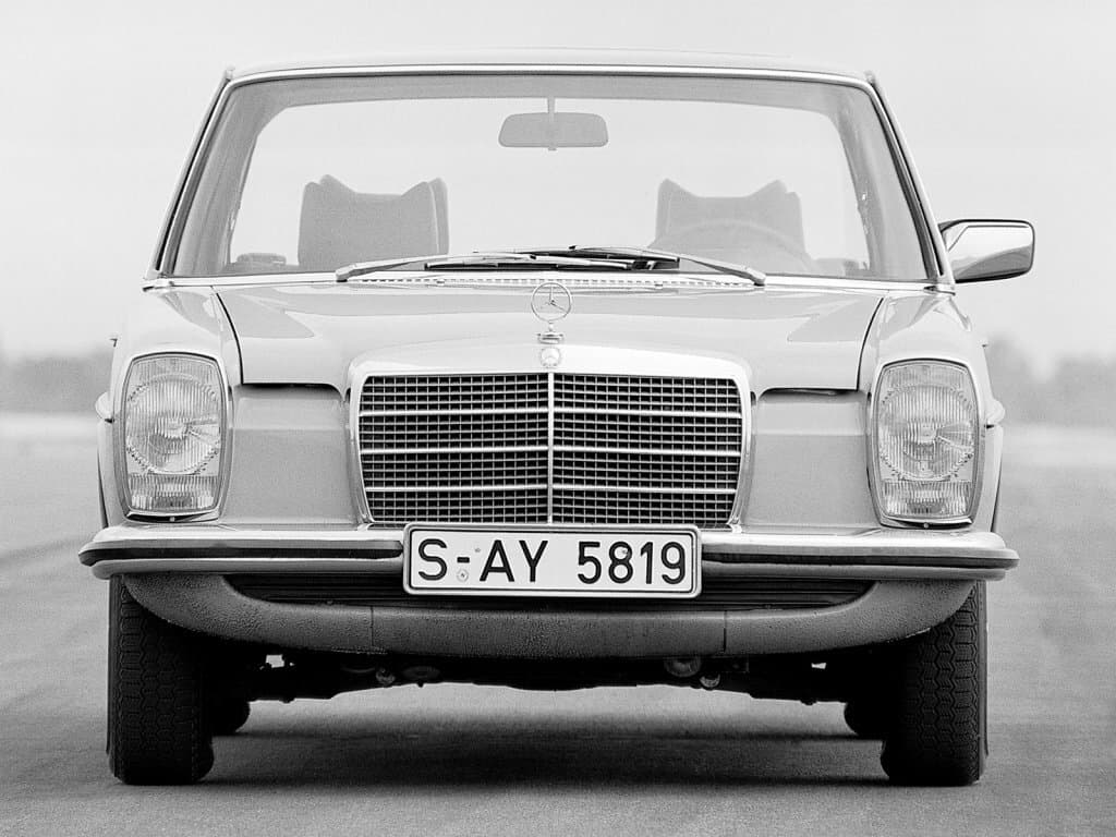Mercedes-Benz W115 Седан, фото 2