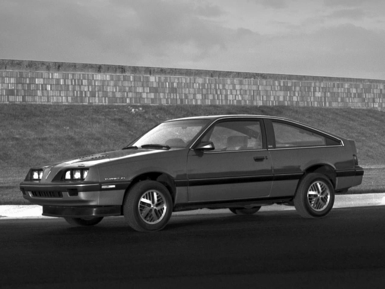 Pontiac, Sunbird, II, 1984, фото 2
