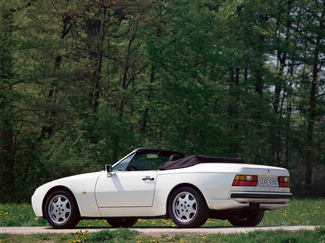 Porsche 944