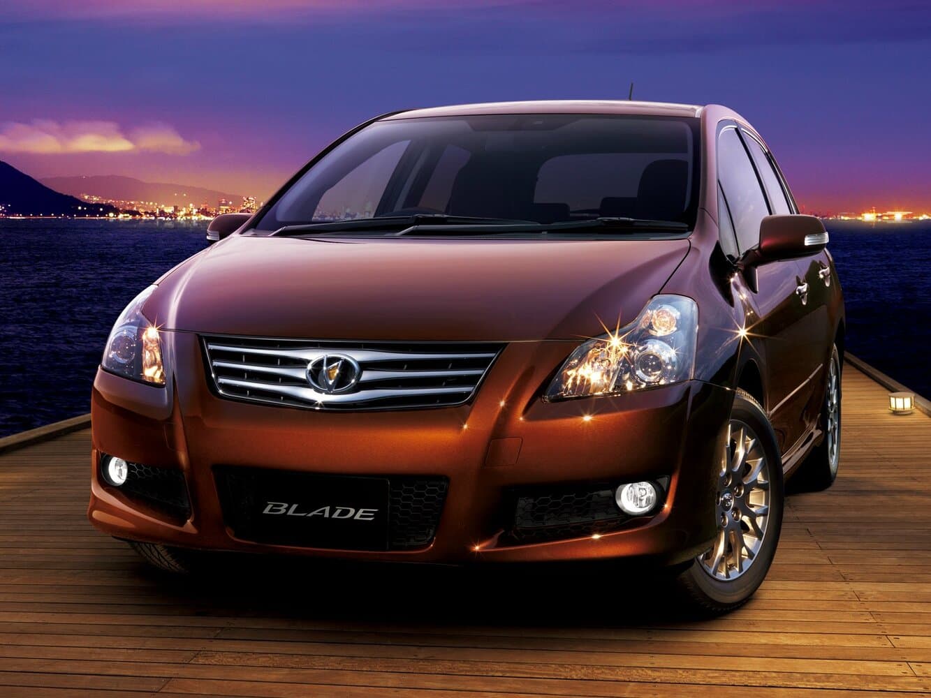 Toyota Blade I (E150) Хэтчбек 5 дв., фото 3