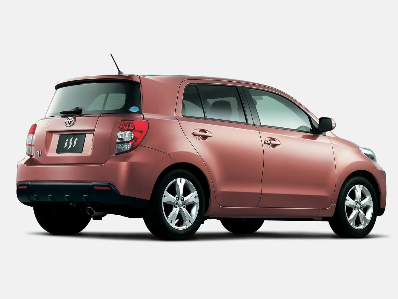 Toyota Ist II Хэтчбек 5 дв., фото 2
