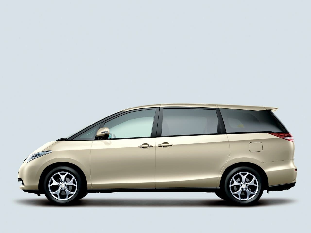 Toyota Estima III Минивэн, фото 2
