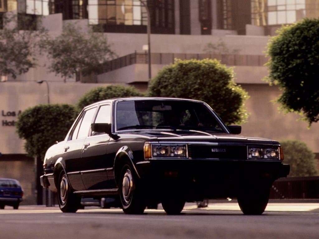 Toyota Corona VI (T130) Седан, фото 3