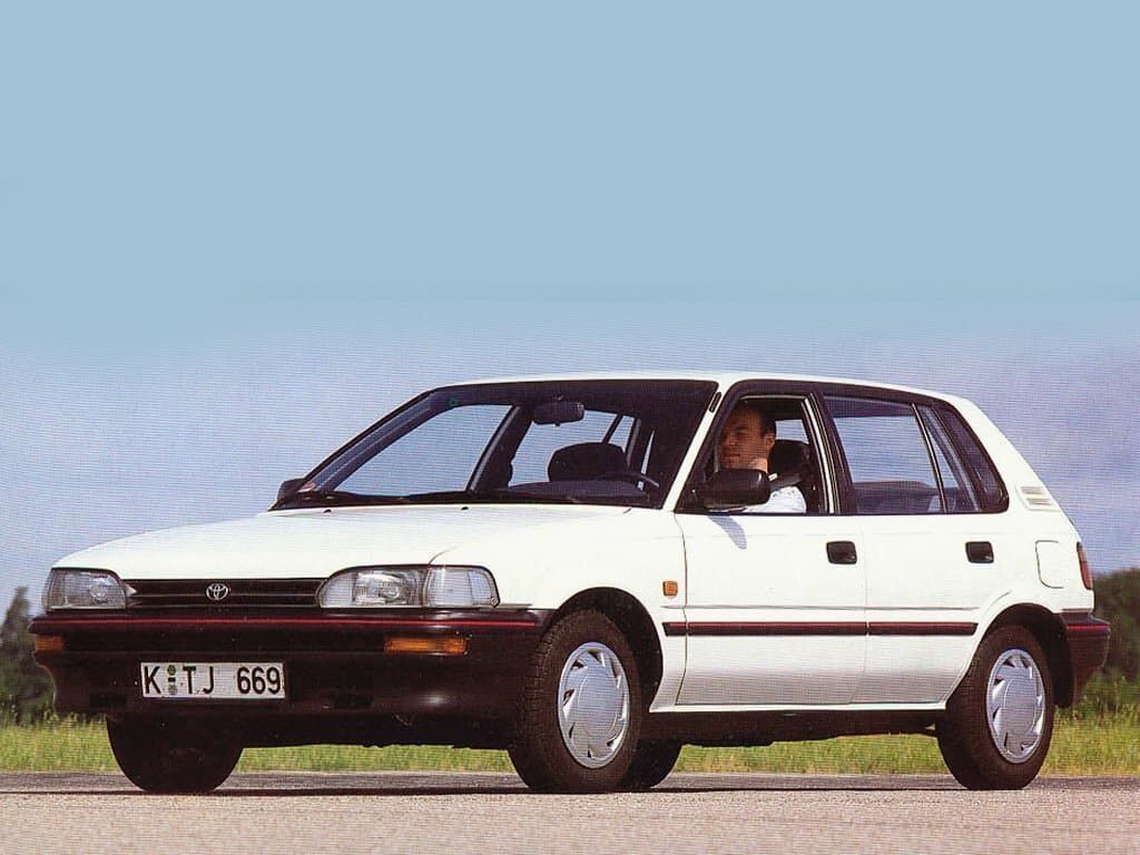 Toyota Corolla VI (E90) Хэтчбек 5 дв.