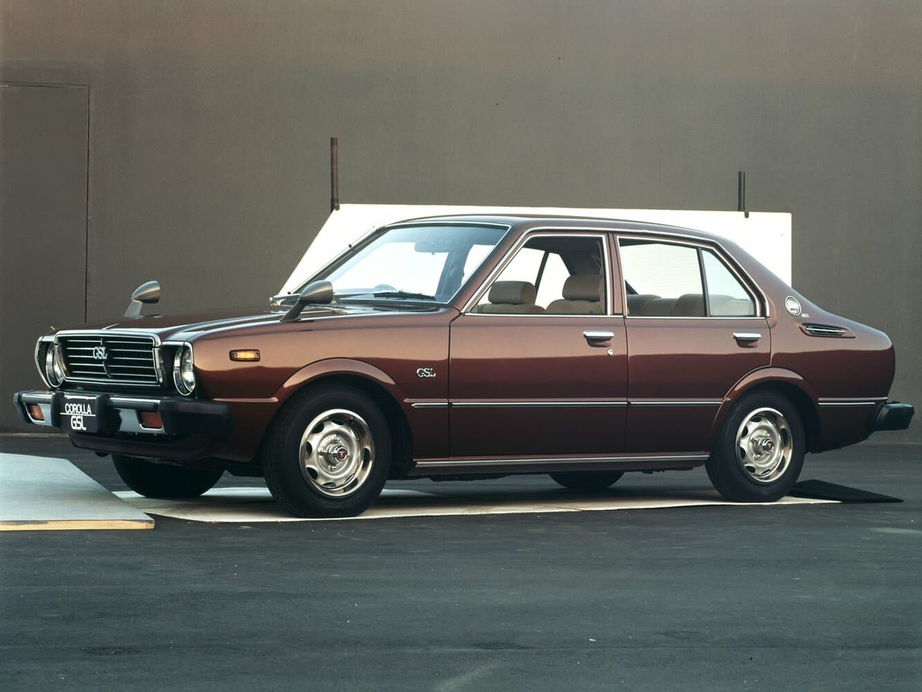 Toyota Corolla III (E30, E40, E50, E60)
