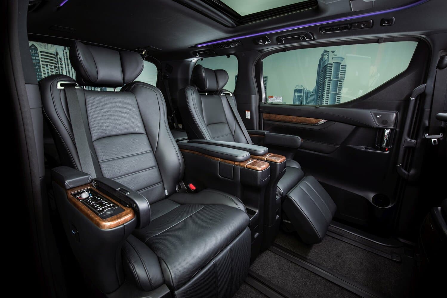 Toyota Alphard III Минивэн, фото 9