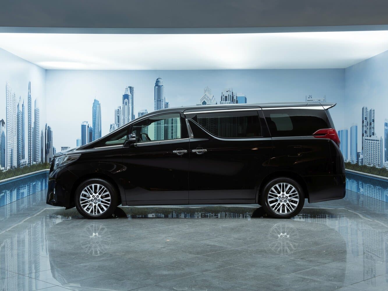 Toyota Alphard III Минивэн, фото 2