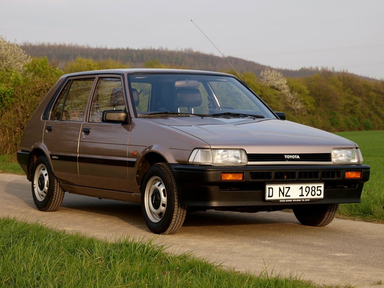 Toyota Corolla V (E80) Хэтчбек 5 дв.