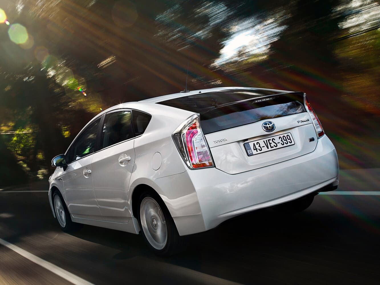 Toyota Prius III Рестайлинг (XW30) Лифтбек, фото 4