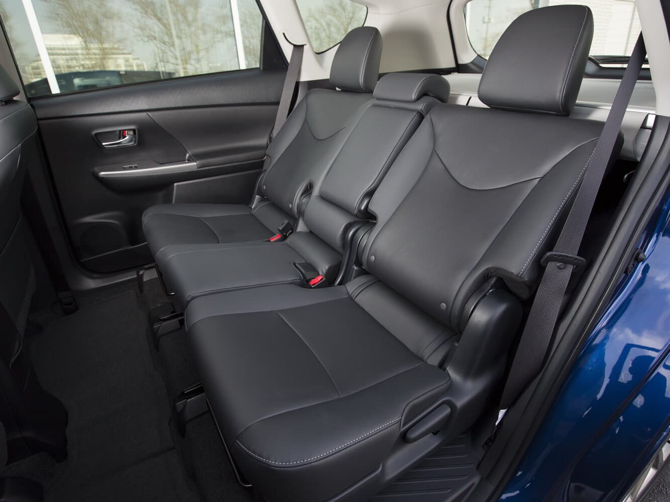 Toyota Prius v (+) I Рестайлинг (ZVW40/41) Универсал 5 дв., фото 10