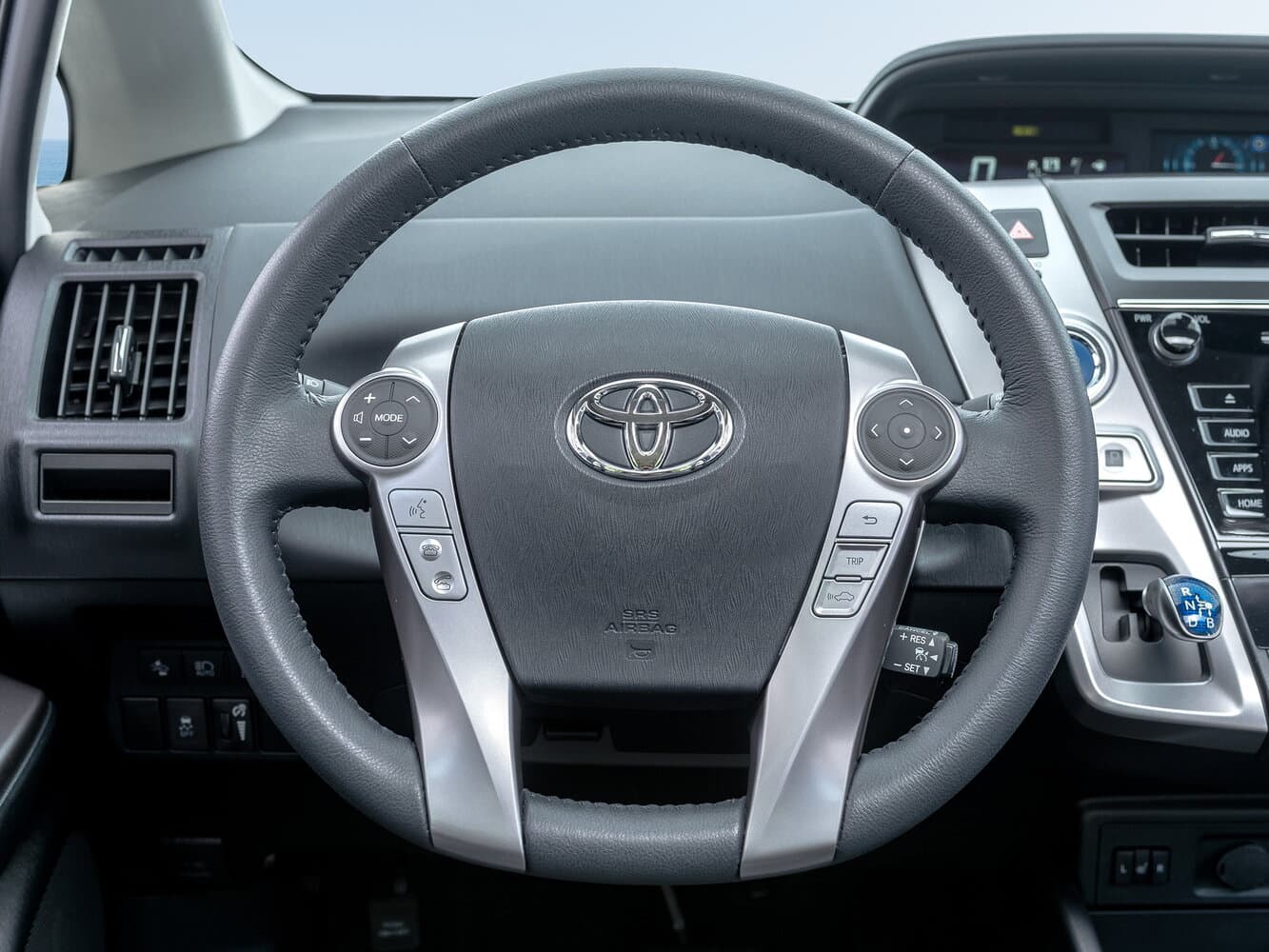 Toyota Prius v (+) I Рестайлинг (ZVW40/41) Универсал 5 дв., фото 9