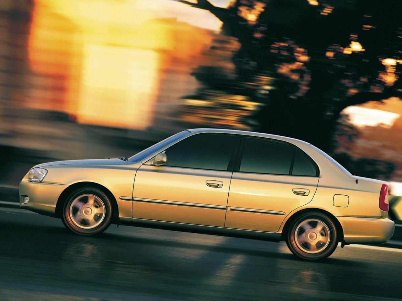 Hyundai Accent II Седан, фото 2