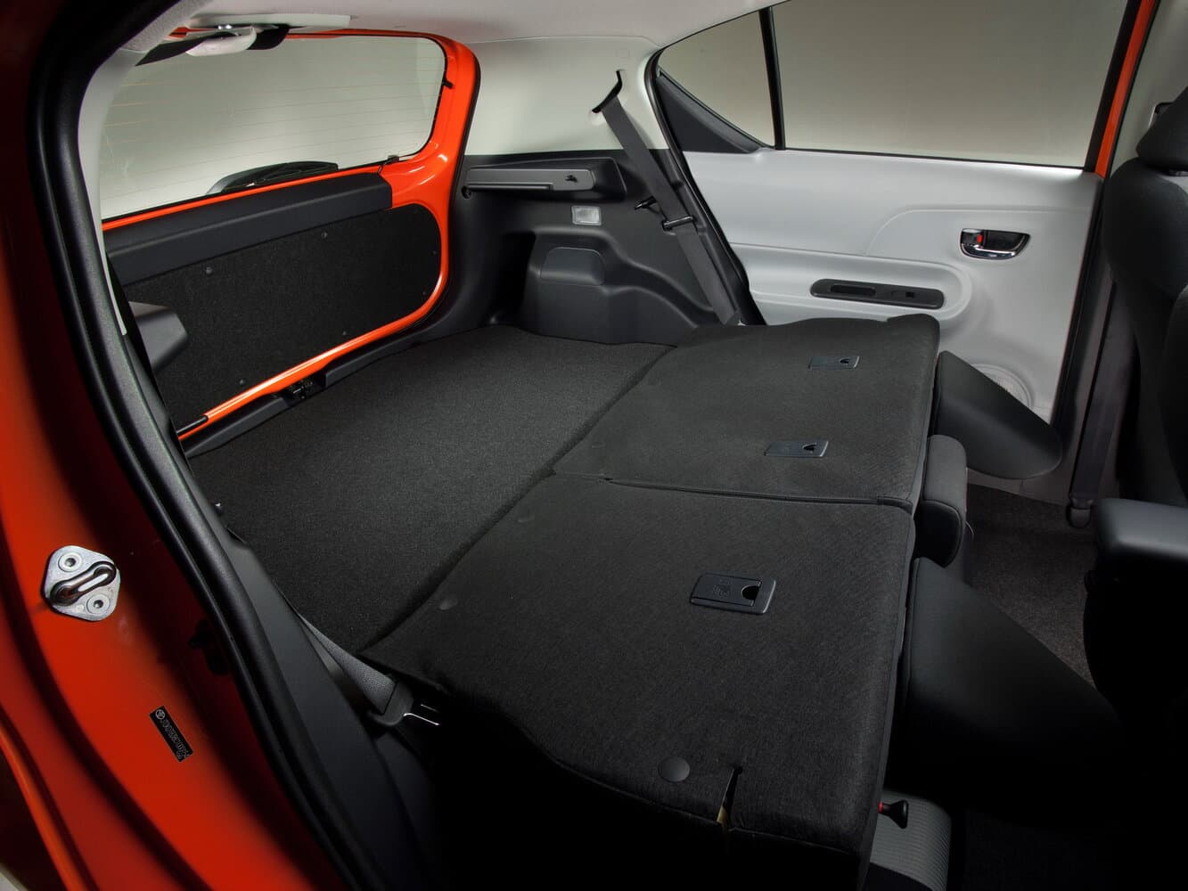 Toyota Prius c I Хэтчбек 5 дв., фото 12