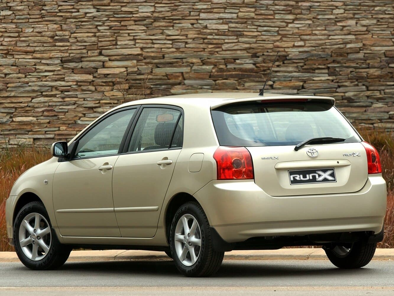 Toyota Corolla IX (E120, E130) Рестайлинг Хэтчбек 5 дв. Runx, фото 4
