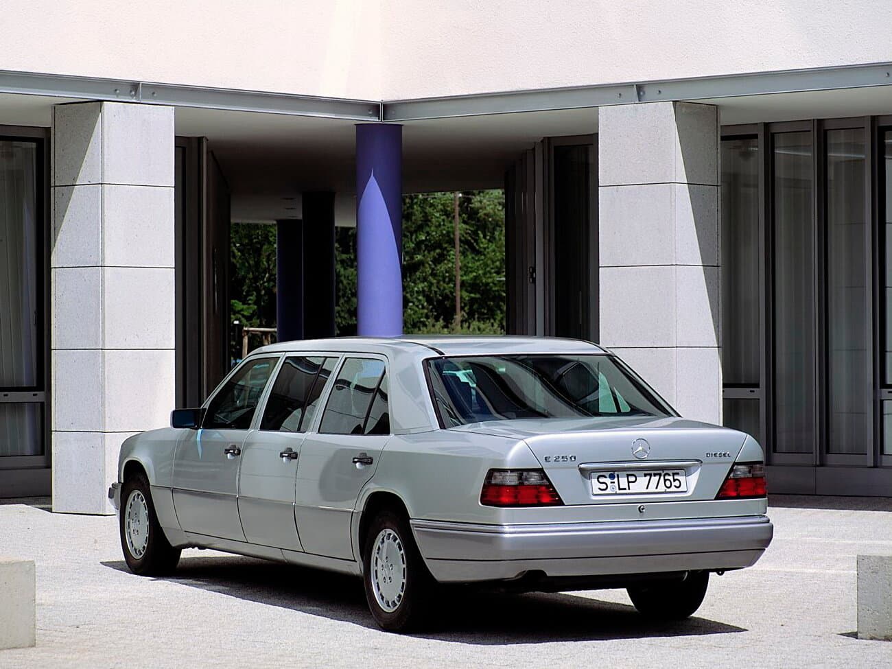 Mercedes-Benz E-Class I (W124) Лимузин, фото 2