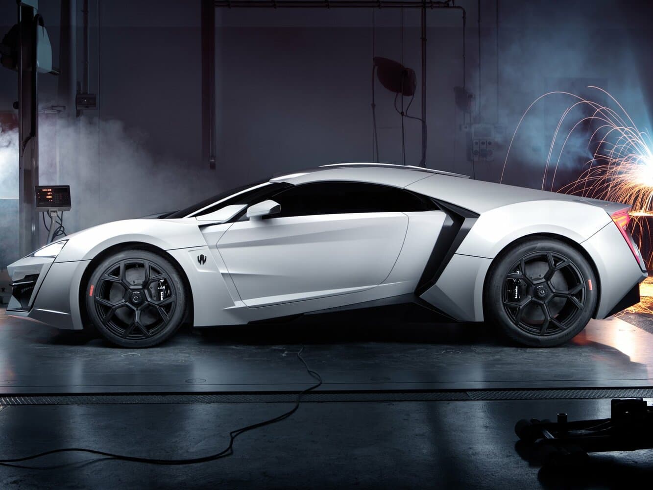 W Motors Lykan Hypersport  Купе, фото 2