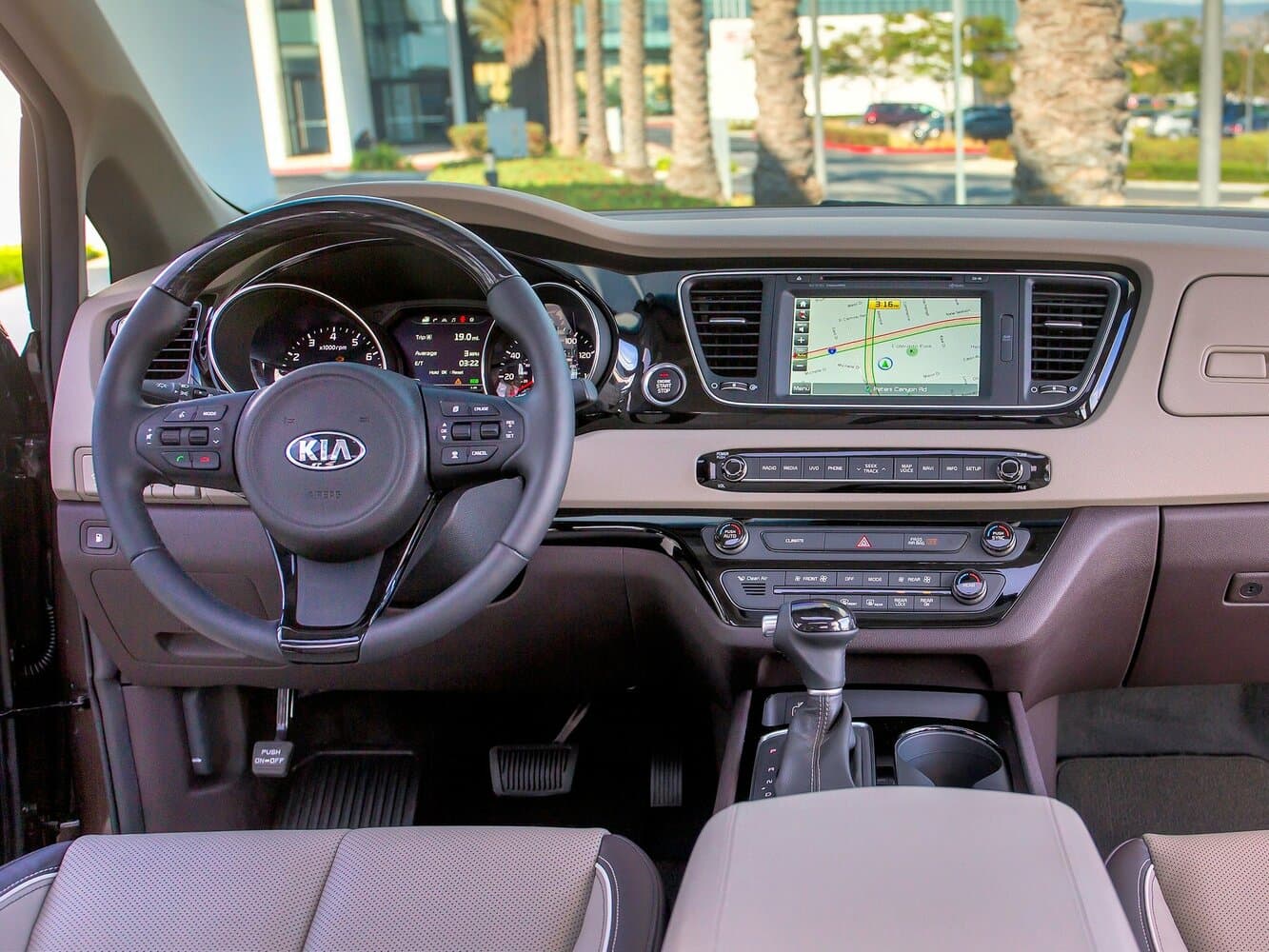Kia Sedona III Минивэн, фото 6