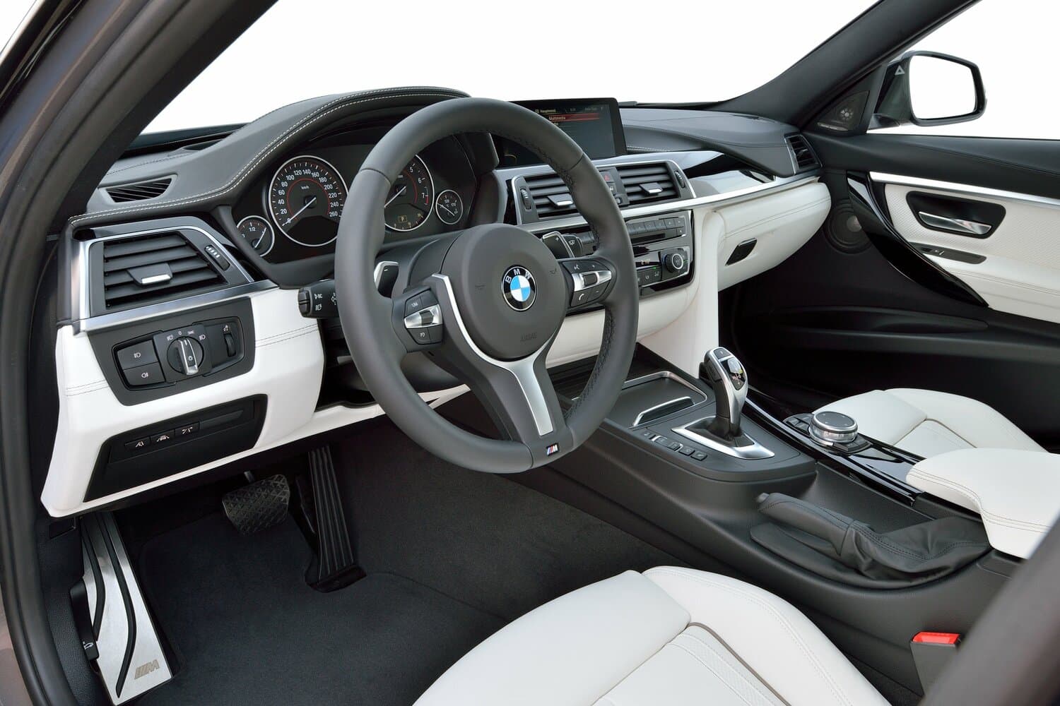BMW 3 series VI (F3x) Рестайлинг Седан, фото 12